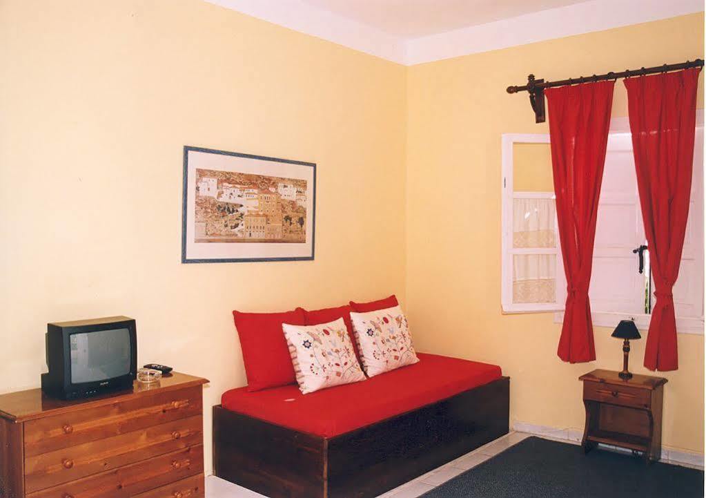 Spetses Retreat Accommodation Exterior foto